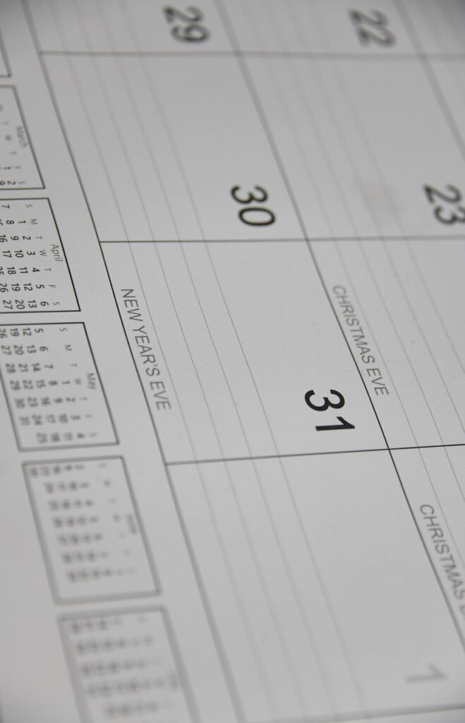 g2d8eef8cacb1c1247848702952510b392787f0743fc879d322e56f1fe83abc62866e53f1c48aa5f1c45a2f2400d43419303006dffd6624d242b27057e288d9f0_1280-4720872 year, end, new, calendar, done, over, announcement, event, resolutions, change, celebration, plans, gray change, gray calendar, gray plan, gray event, gray planning, gray celebrate